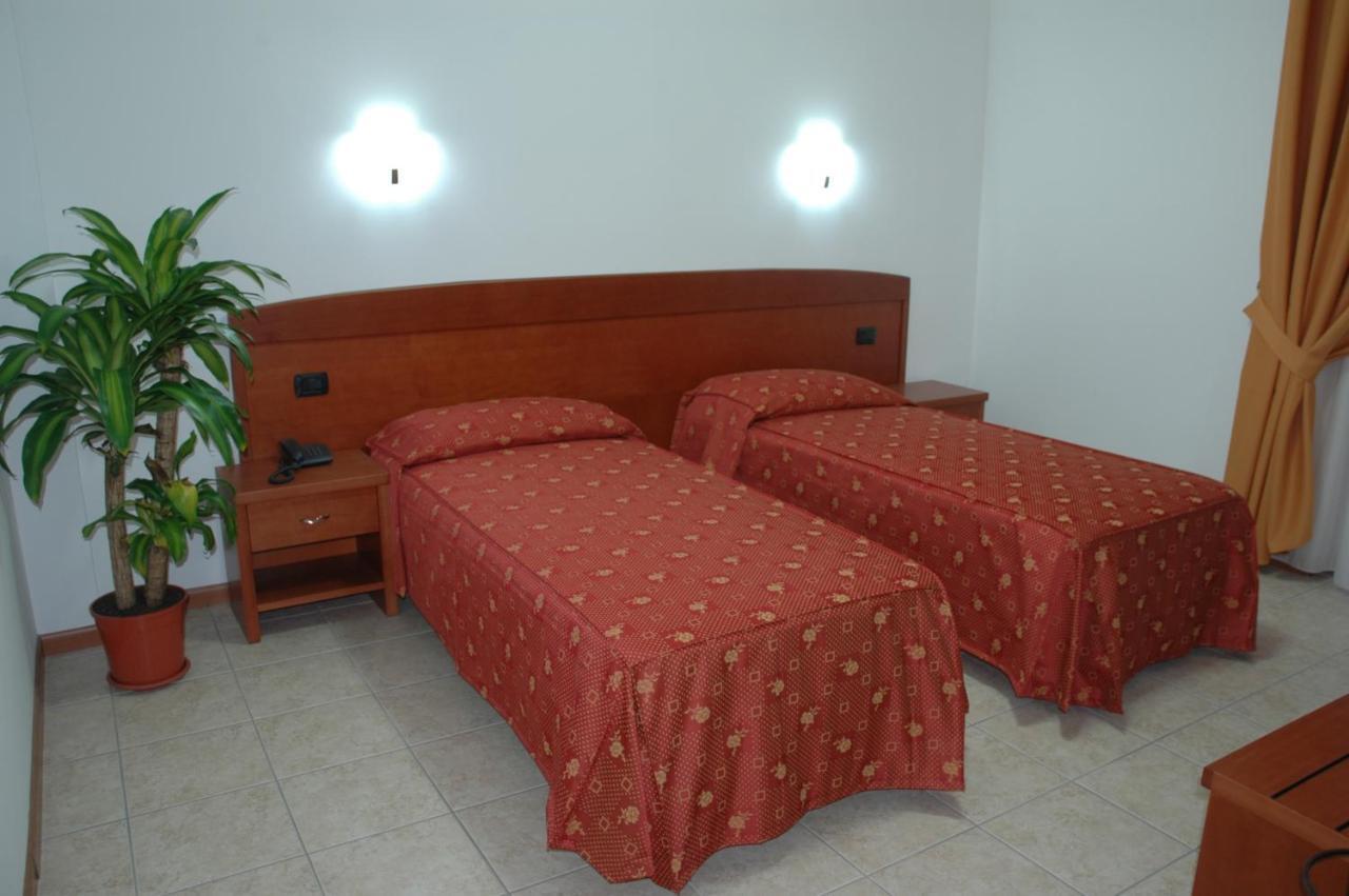 Real Asturias Hotel Acquappesa Phòng bức ảnh
